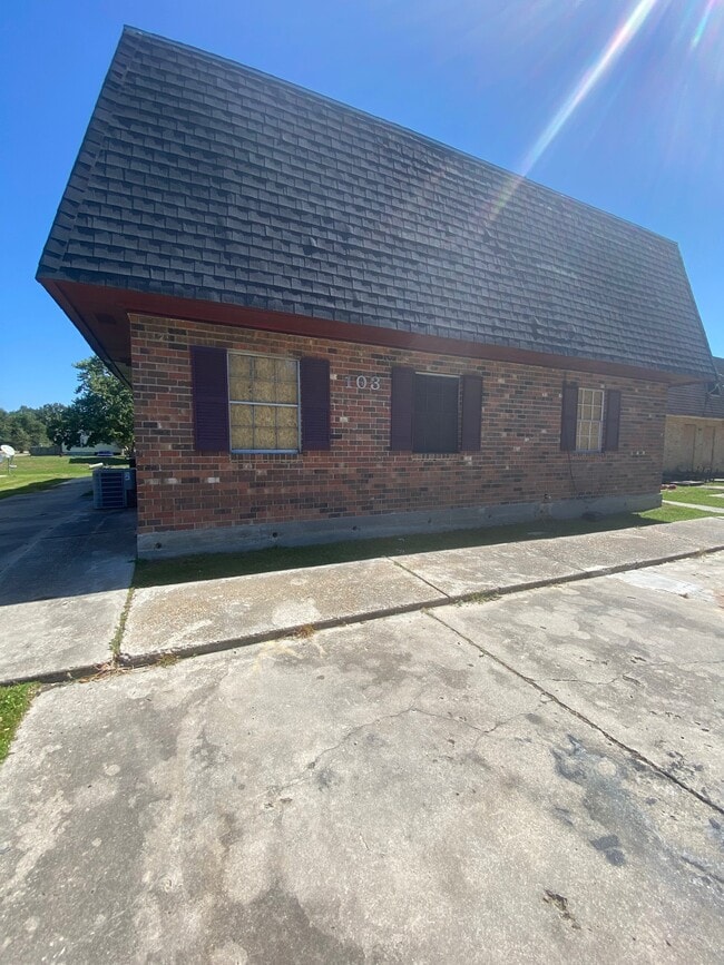 Photo - 103 Barracks St