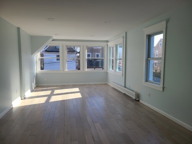 Building Photo - 75 Saint Johns Pl Unit 2 Fl