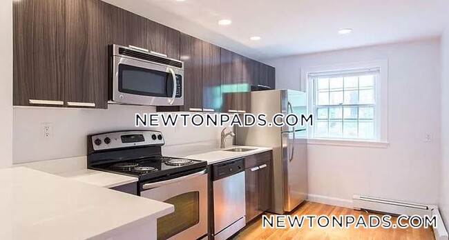 Building Photo - 67 Wyman St Rental
