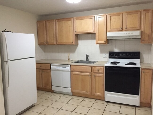 Photo - 9 Davis Rd Unit B10