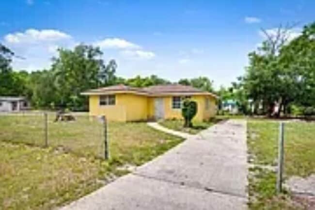 9504 Waynesboro Ave