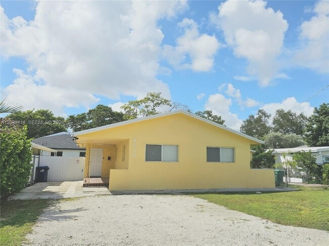 Photo - 2010 NW 70th St