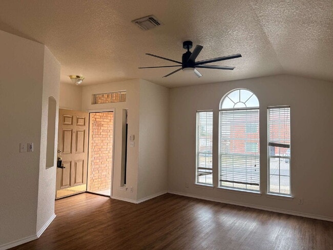 Photo - Nice 4/2 home near Sea World and Lackland Air Force Base