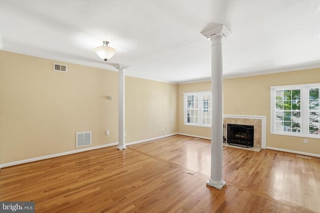Photo - 2391 Hunters Square Ct