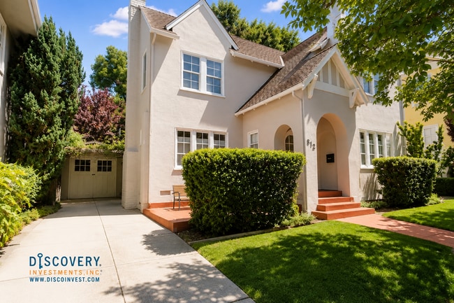 Photo - Trestle Glen Three Bedroom Home With Stunning Backyard
