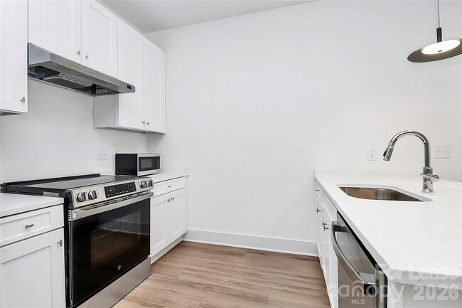 Photo - 3515 Markland Dr Unit 107