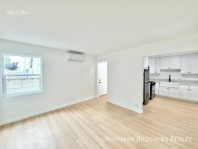 Photo - 5723 Willowcrest Ave Unidad 3