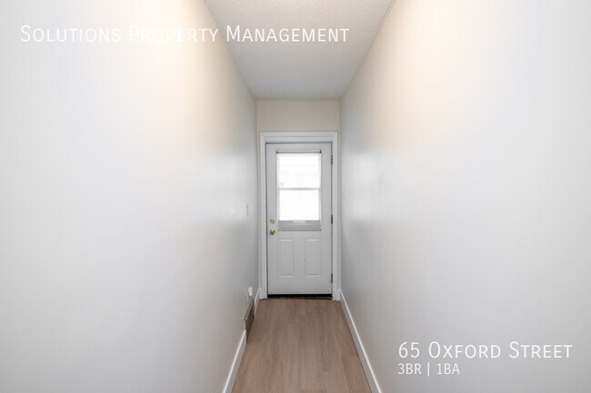 Photo - **Updated 3 Bedroom, 1 Bath Full House**