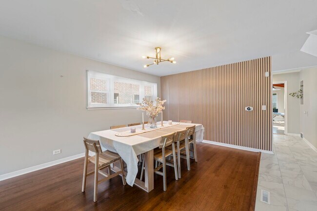 Photo - 8311 Kolmar Ave