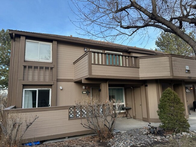 Cute 2 Bedroom Condo in South Reno - Cute 2 Bedroom Condo in South Reno