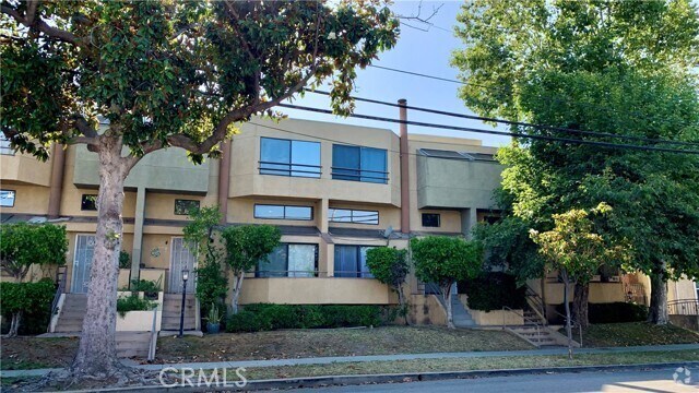 Building Photo - 1701 Cedar St Unit 5 Rental