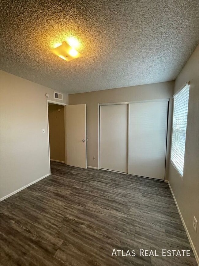 Photo - 465 W Ivyglen St Unit 225