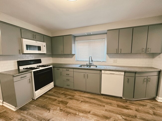 Photo - FULLY RENOVATED 1 BEDROOM IN THE HEART OF SOUTHSIDE! Unit #1