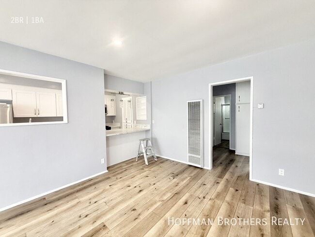 Photo - 1220 N Harper Ave Unidad 10