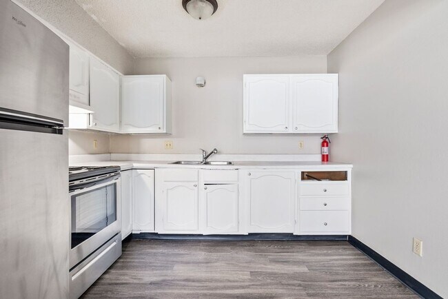 Leavitt Park Apartments - Waterloo, IA