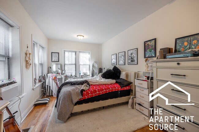 630 W Cornelia Ave