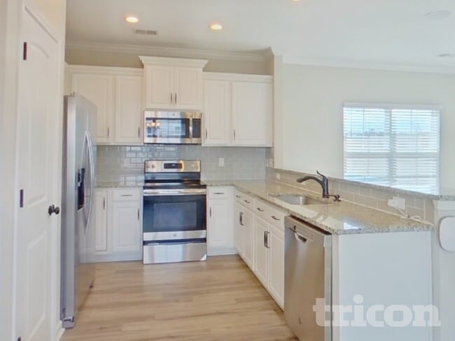 Photo - 437 N Ivestor Ct