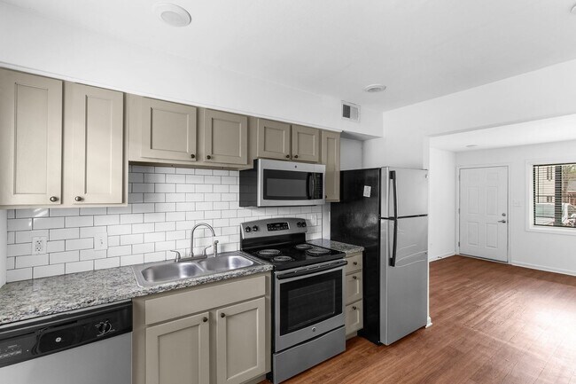 Photo - Avondale Point