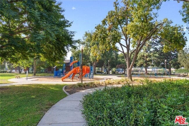 Photo - 2925 E Spaulding St Unit 307