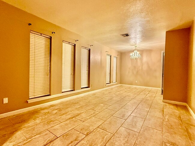 Photo - 9610 Crail Dr