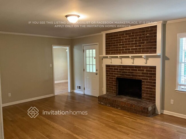 Photo - 680 Foxcroft Cir SE