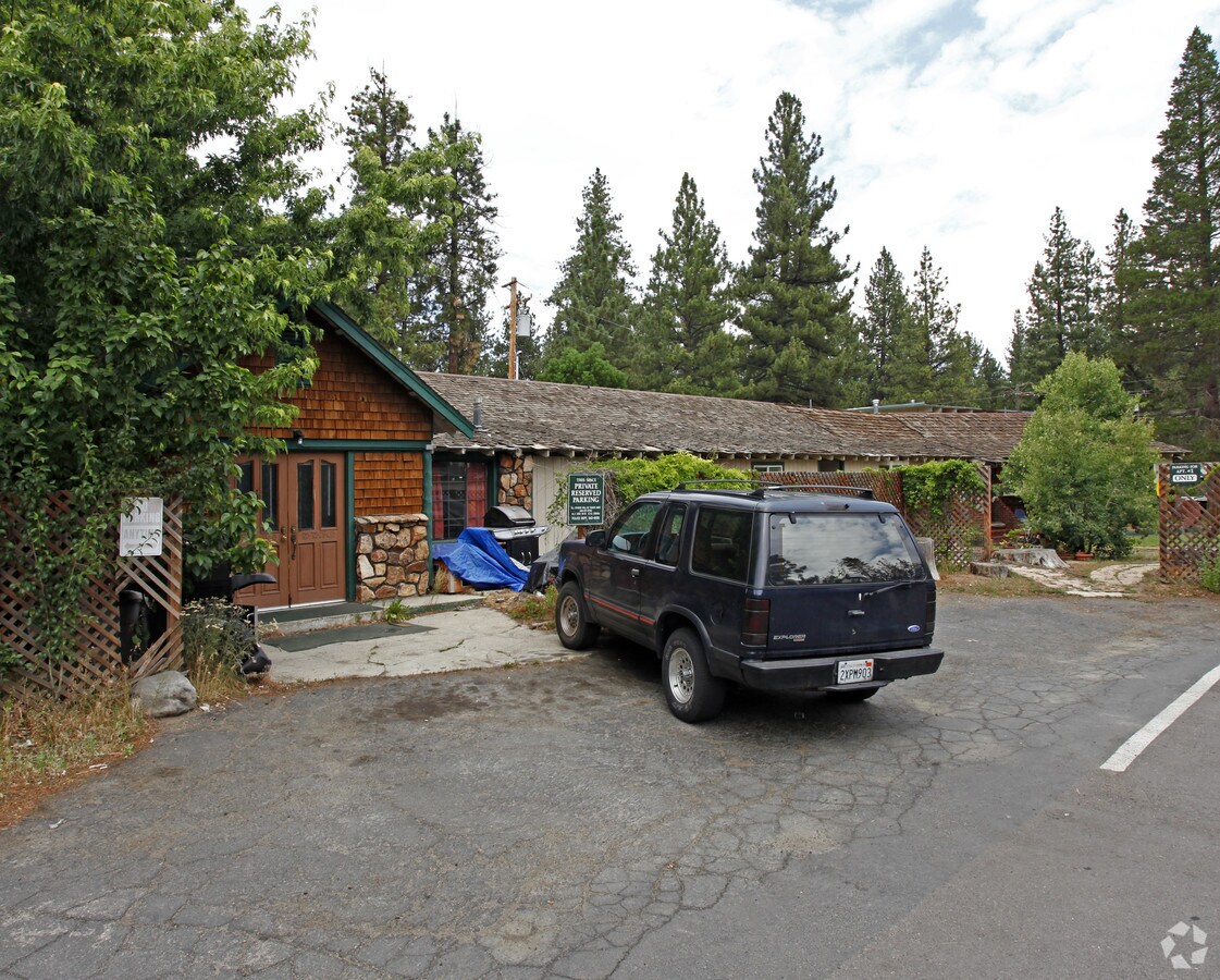 Rockwater Apartments - Rockwater Apartments