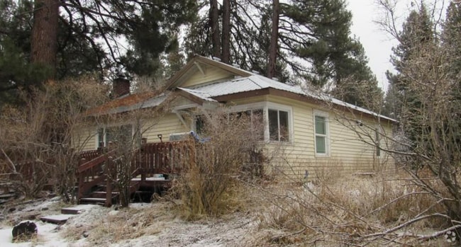 Building Photo - 228 E Schonchin St Rental