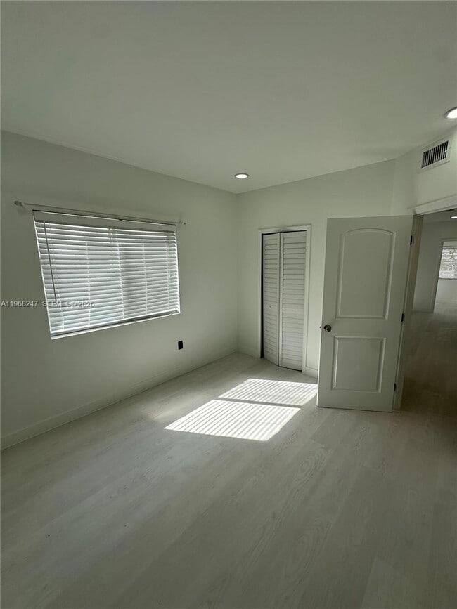 Photo - 109 NW 6th Ave Unit 5