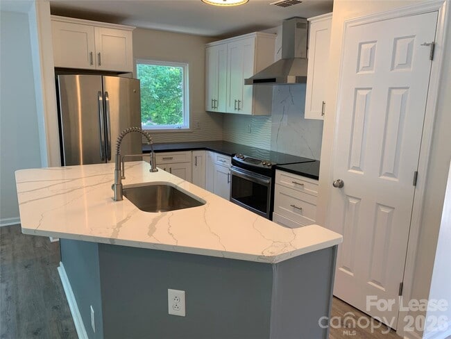 Photo - 672 Portside Dr