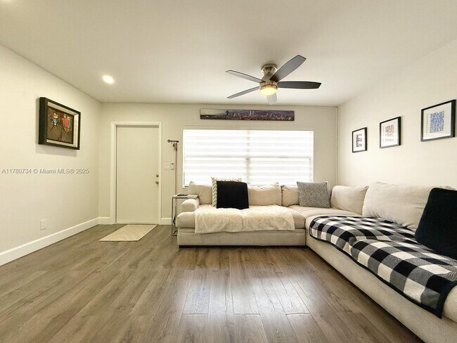 Photo - 13240 SW 17th Ln Apartment Unit 1