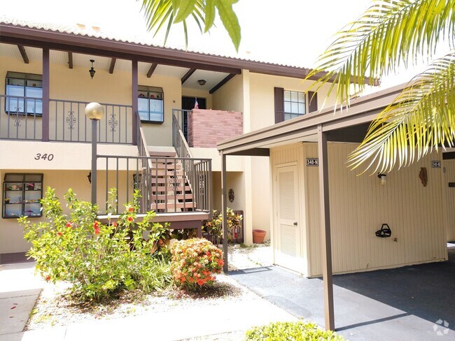 Building Photo - Seasonal Short-Term 2-Bedroom 2-Bathroom 2... Unit N Rental