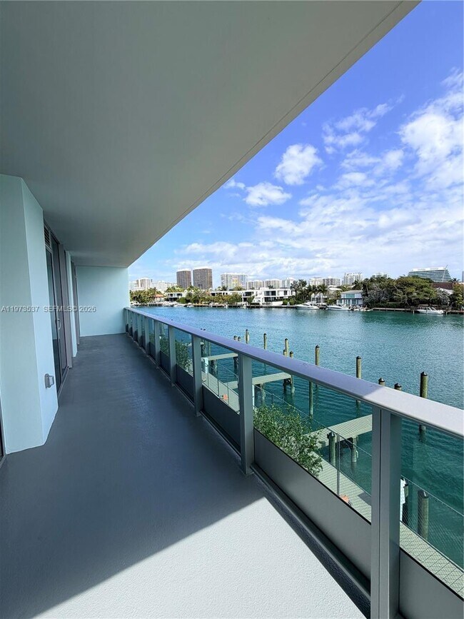 9221 E Bay Harbor Dr Unit 309