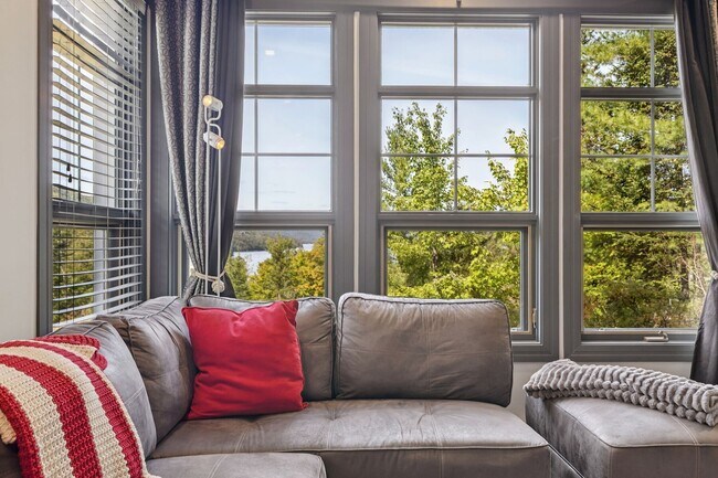 Photo - 235 Chem. des Quatre-Sommets Unit 5