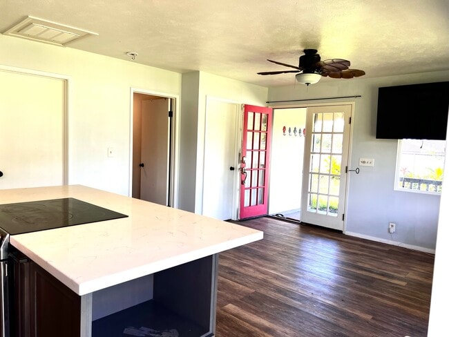 Photo - 15-1528-1528 3rd Ave.