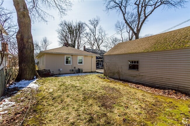 Building Photo - 270 Ashbourne Rd Rental