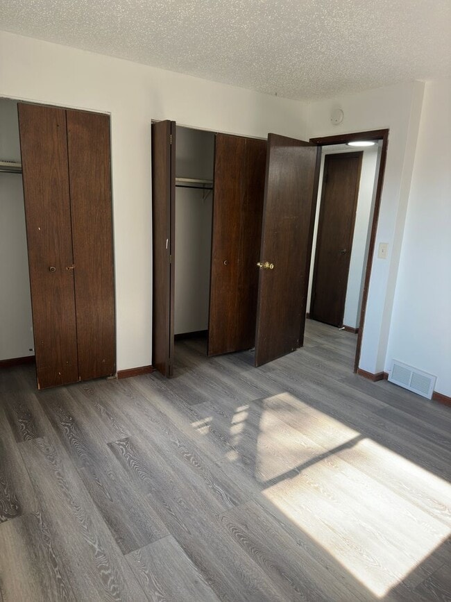 Building Photo - 6520 Unit 6520 #1 Rental
