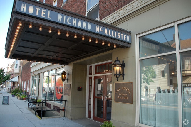 Photo - M'Calister Inn Apartments