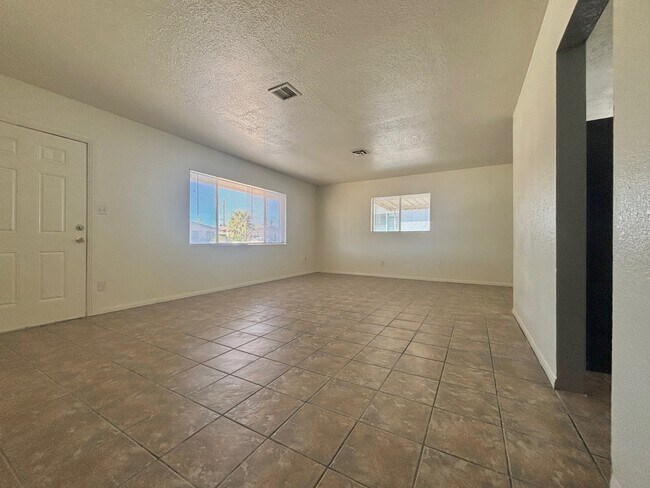 Photo - 5220 Apple Valley Ln