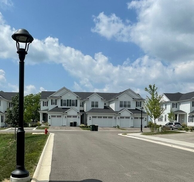 Building Photo - 718 Derby Ln