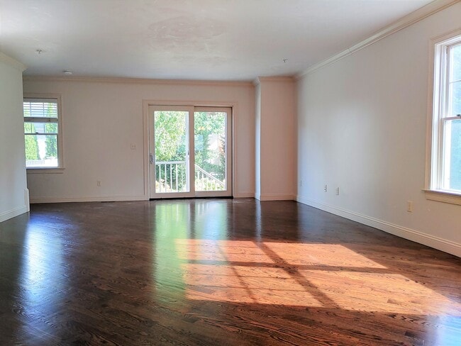 Photo - 19 Chatham Way