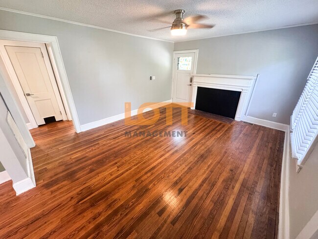 Photo - 106 E C Ave