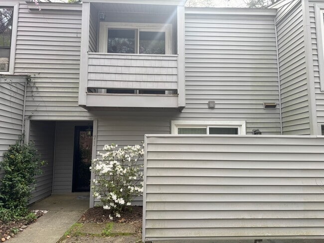 Photo - SEASONS TRACE