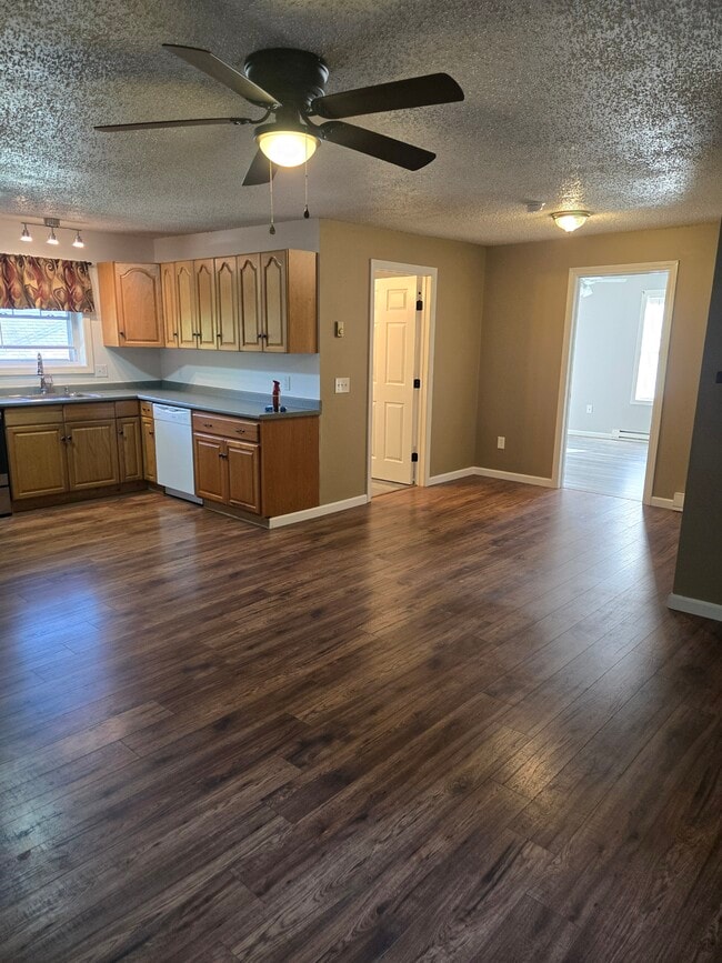 Building Photo - 63 10th St Unit 3