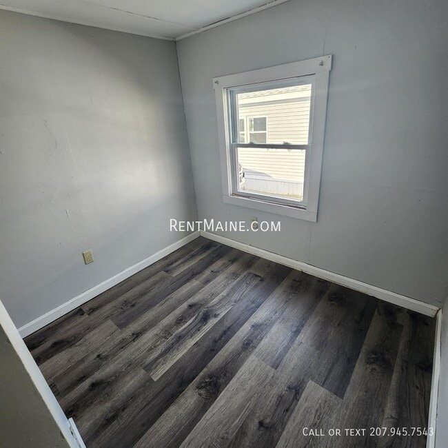 Photo - 681 Main Rd N