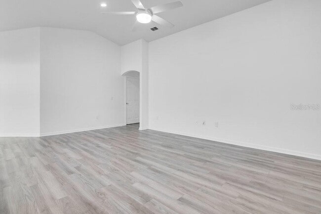 Photo - 693 Persian Dr