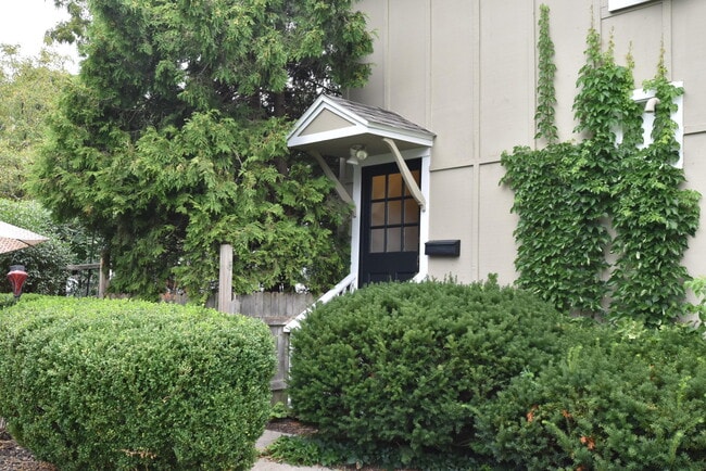 Photo - 661 S Lake Shore Dr