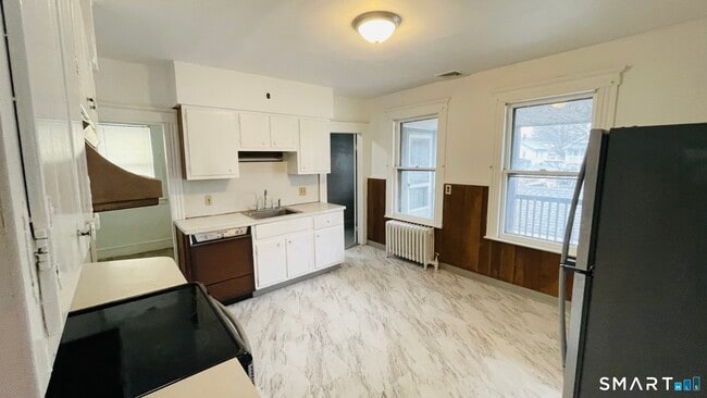 Photo - 58 E Pearl St