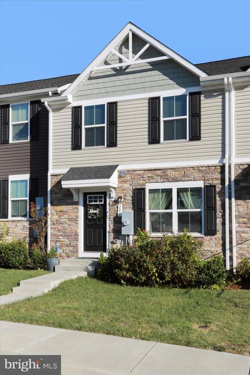 Building Photo - 206 Spring Pl