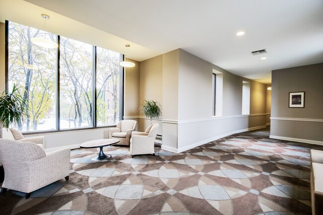 Harbor Hill Apartments