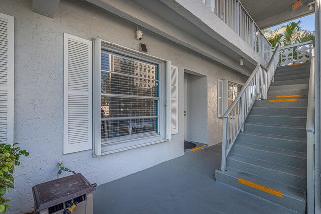 Photo - 2920 SW 15th St Unit 104